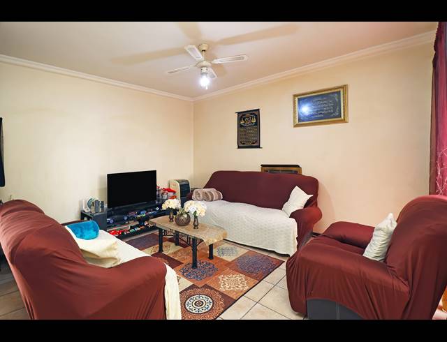 3 BEDROOM TOWNHOUSE FOR SALE IN BLACKHEATH